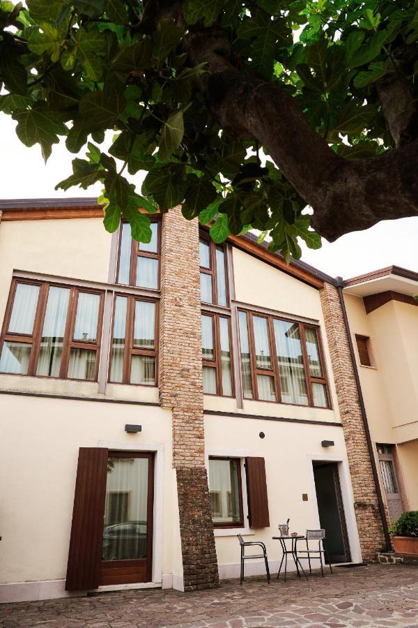 Ad Sidera Bed & Breakfast Pastrengo Bagian luar foto